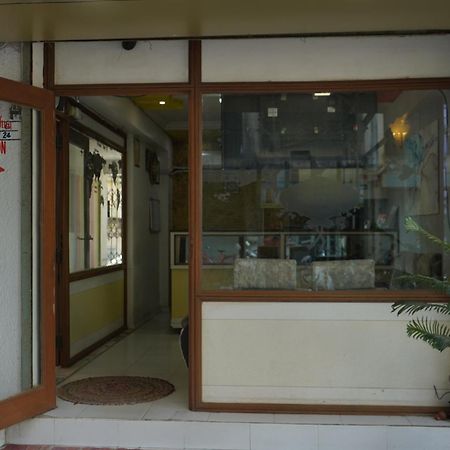 Hotel Krishna 아흐메다바드 외부 사진