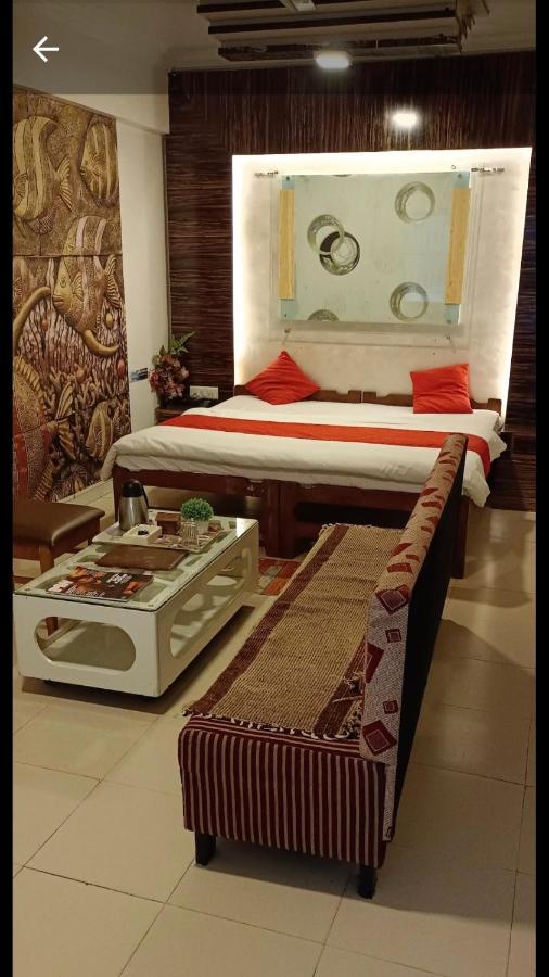 Hotel Krishna 아흐메다바드 외부 사진
