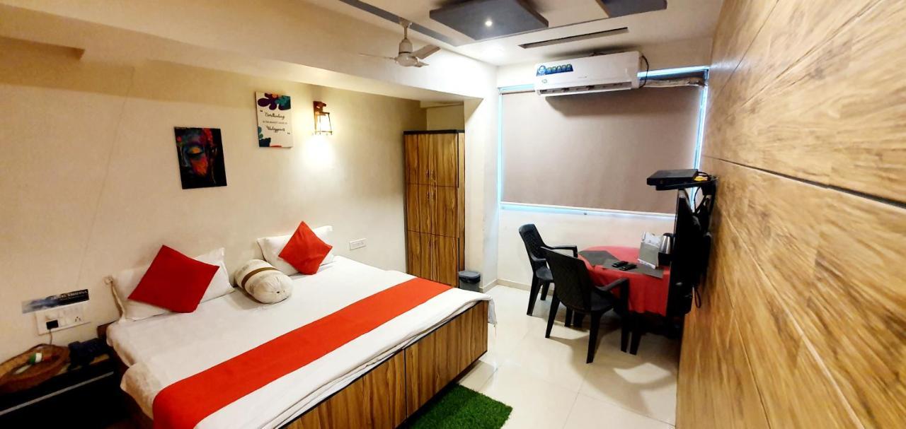 Hotel Krishna 아흐메다바드 외부 사진