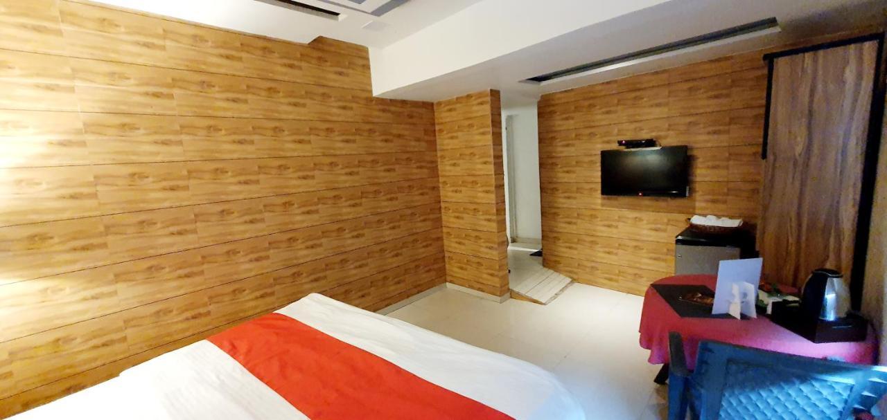 Hotel Krishna 아흐메다바드 외부 사진