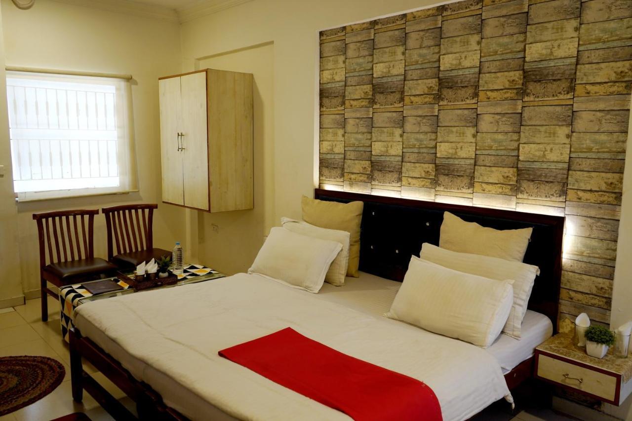 Hotel Krishna 아흐메다바드 외부 사진