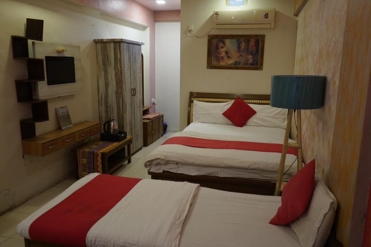 Hotel Krishna 아흐메다바드 외부 사진