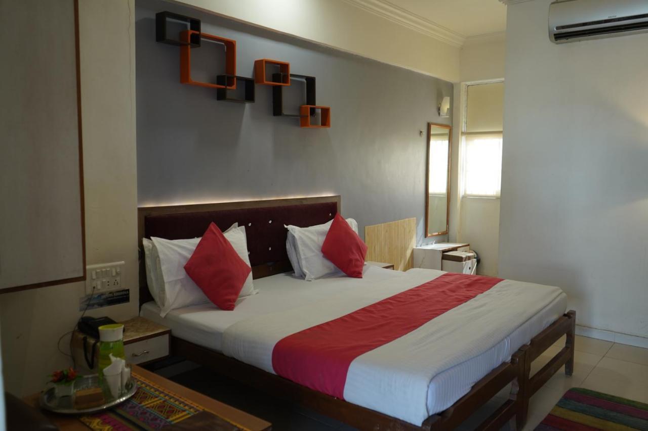 Hotel Krishna 아흐메다바드 외부 사진
