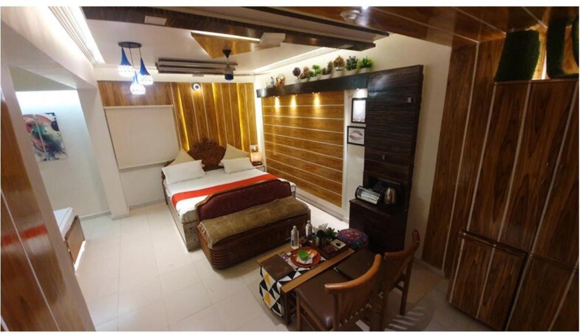 Hotel Krishna 아흐메다바드 외부 사진
