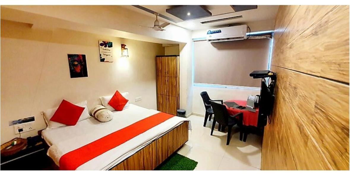 Hotel Krishna 아흐메다바드 외부 사진