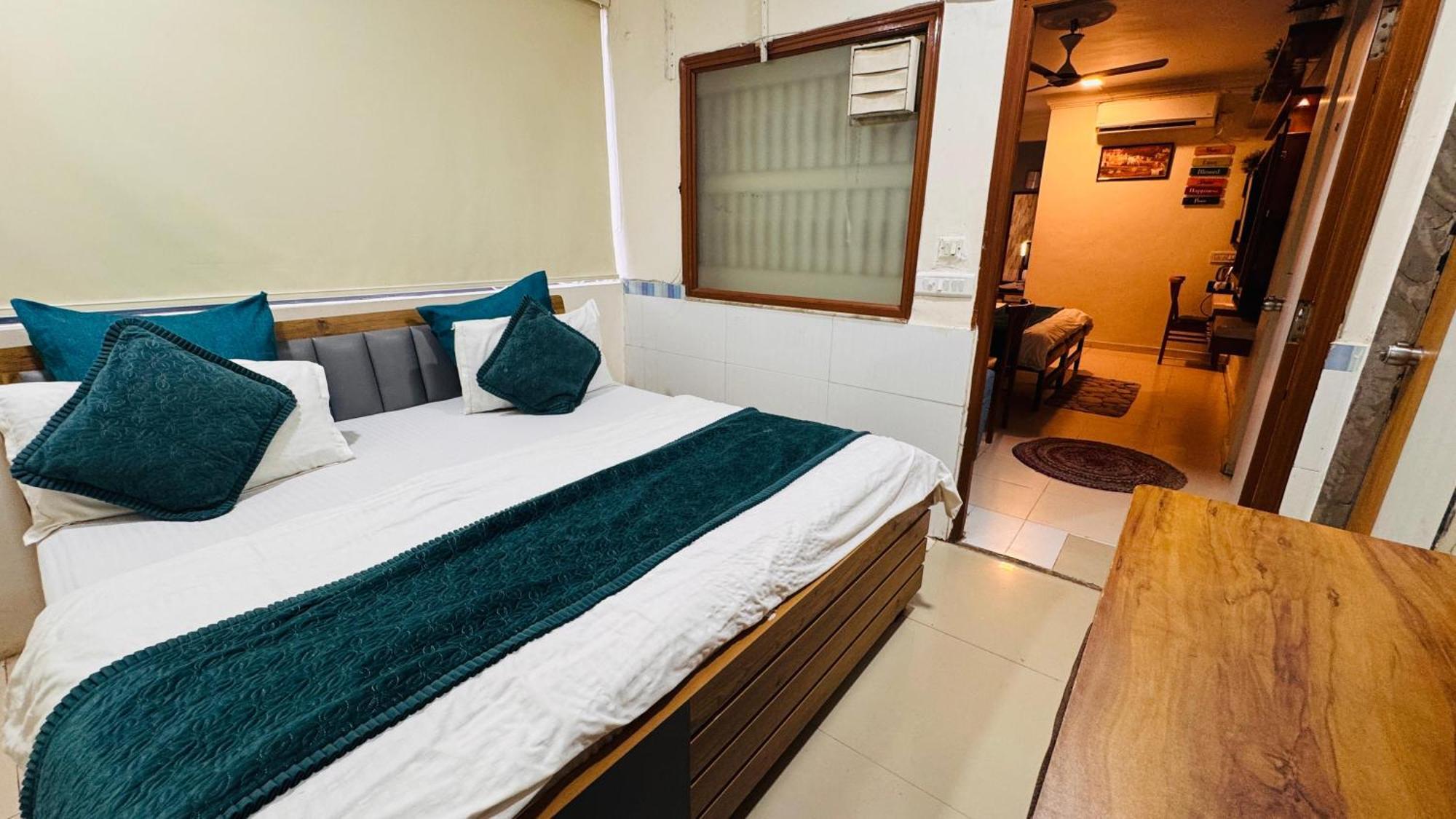 Hotel Krishna 아흐메다바드 외부 사진